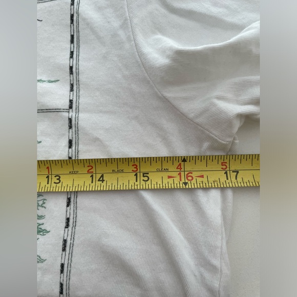 🍁Alternative Seattle Tourist White T-Shirt Size XS - Picture 7 of 9